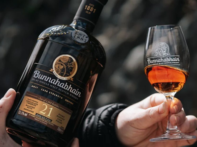 Tại Sao Ly Pha Lê Lại Làm Thay Đổi Hương Vị Rượu Vang?